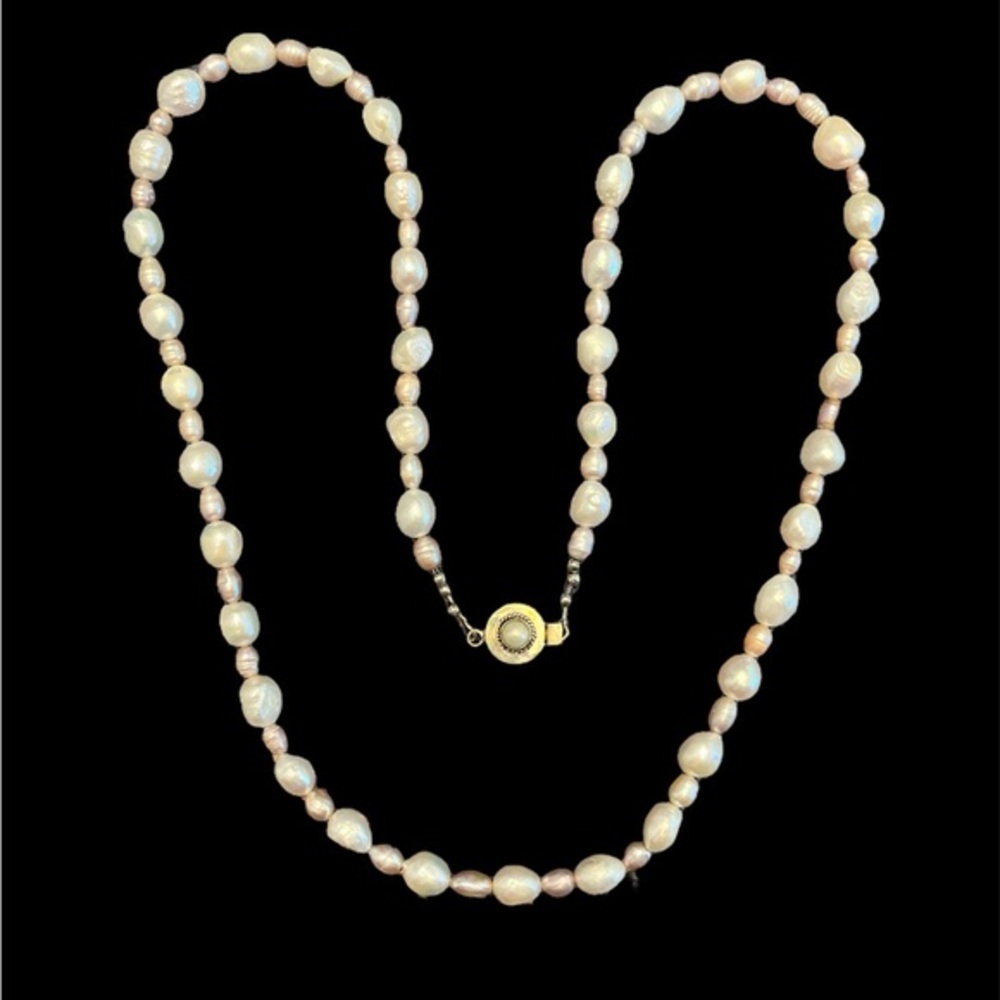32” Freshwater pink and White Pearl Necklace Pearl Clasp